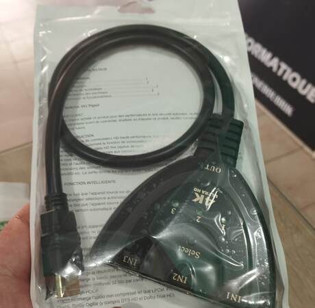 Adaptateur HDMI Mâle vers 3 HDMI Femelle Switcher 4K