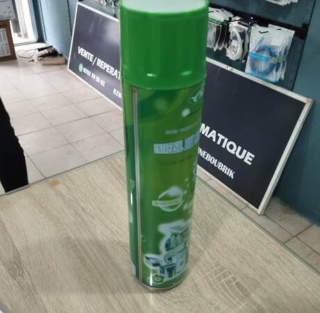 Agent de nettoyage universel en mousse 650ml YNI